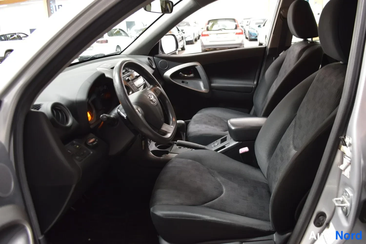 Hopea Toyota RAV4 2010, ulkokuva 7 – Raisio
