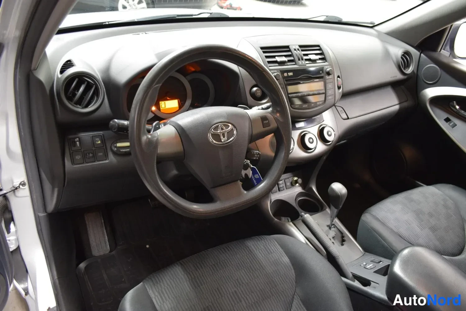 Hopea Toyota RAV4 2010, ulkokuva 8 – Raisio