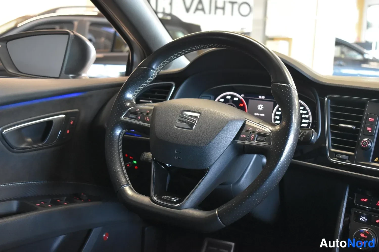 Valkoinen Seat Leon ST 2018, ulkokuva 15 – Raisio