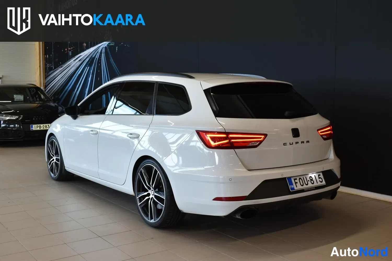 Valkoinen Seat Leon ST 2018, ulkokuva 3 – Raisio