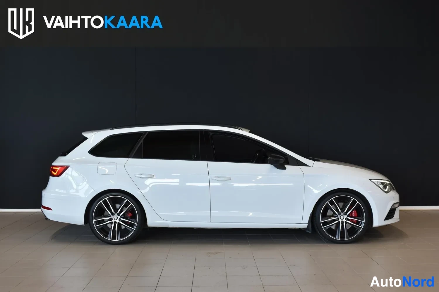 Valkoinen Seat Leon ST 2018, ulkokuva 4 – Raisio