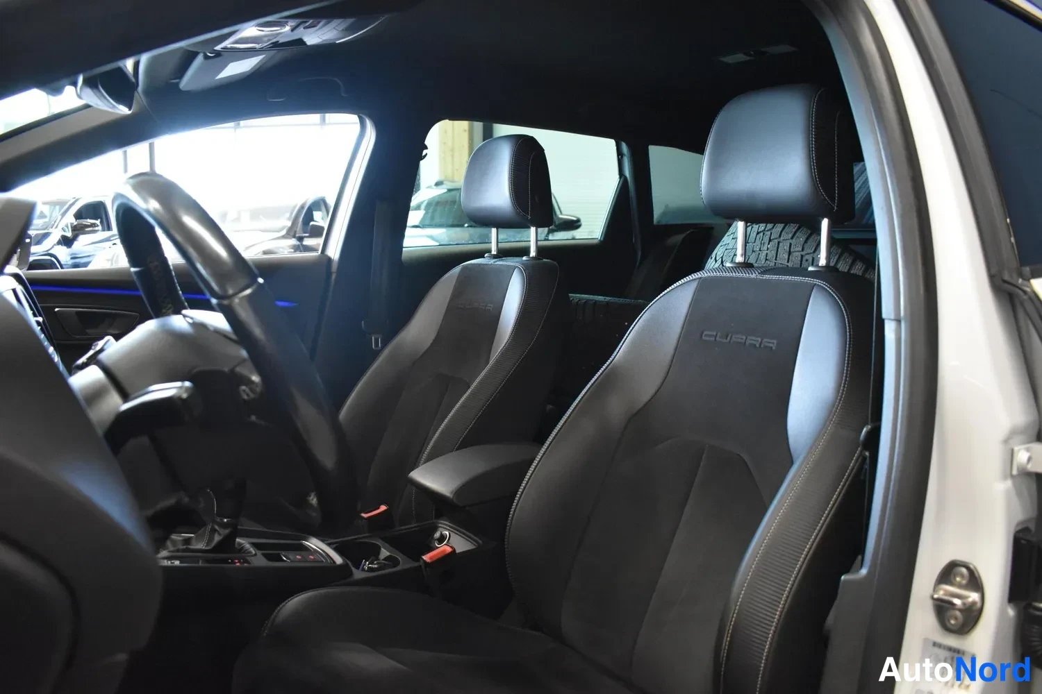 Valkoinen Seat Leon ST 2018, ulkokuva 8 – Raisio