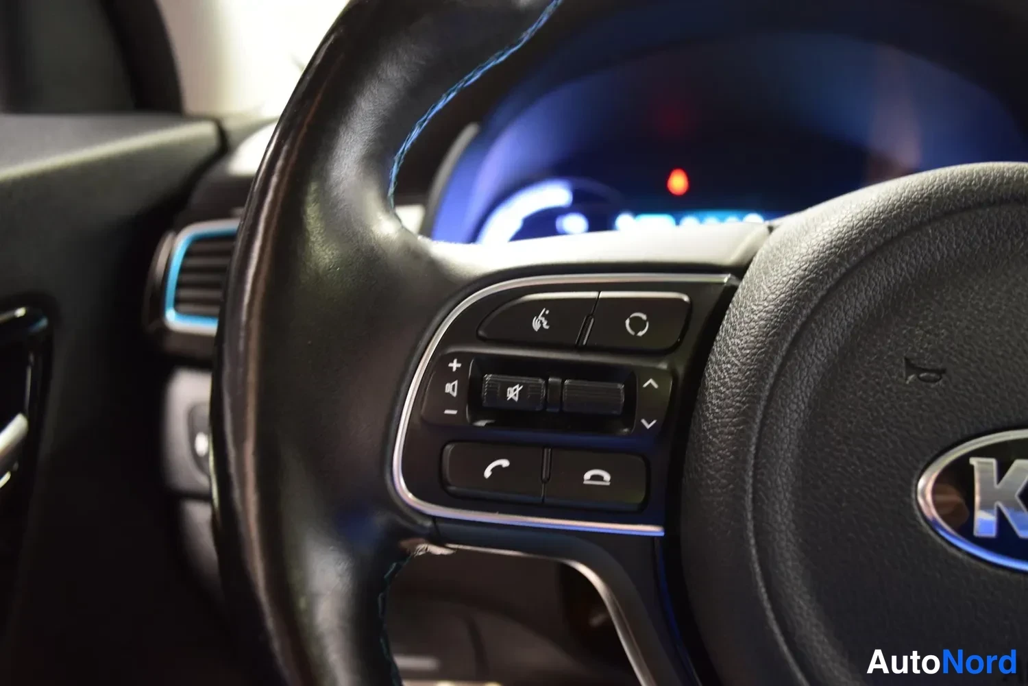 Valkoinen Kia Niro 2020, ulkokuva 15 – Raisio