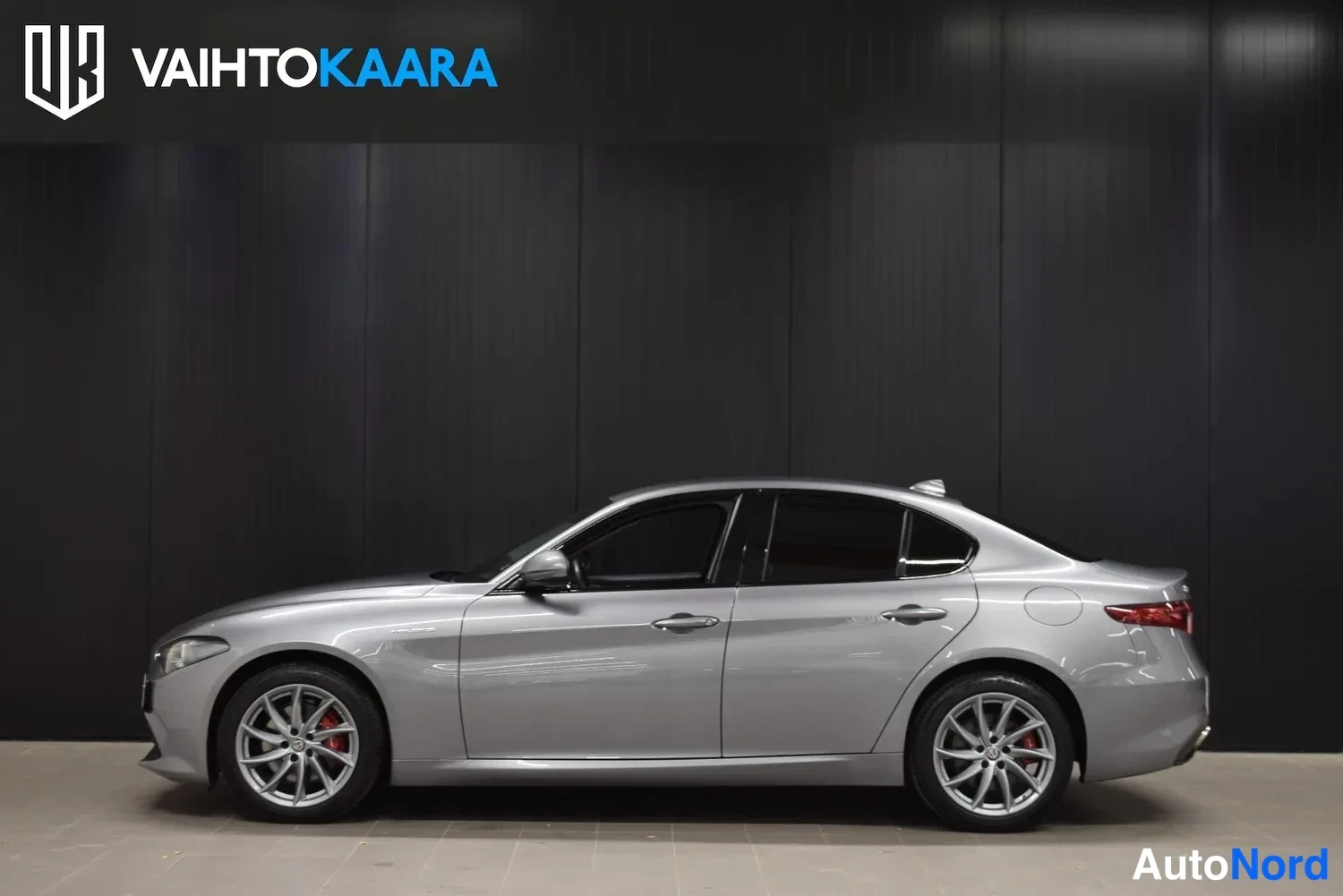 Harmaa Alfa Romeo Giulia 2020, ulkokuva 2 – Raisio