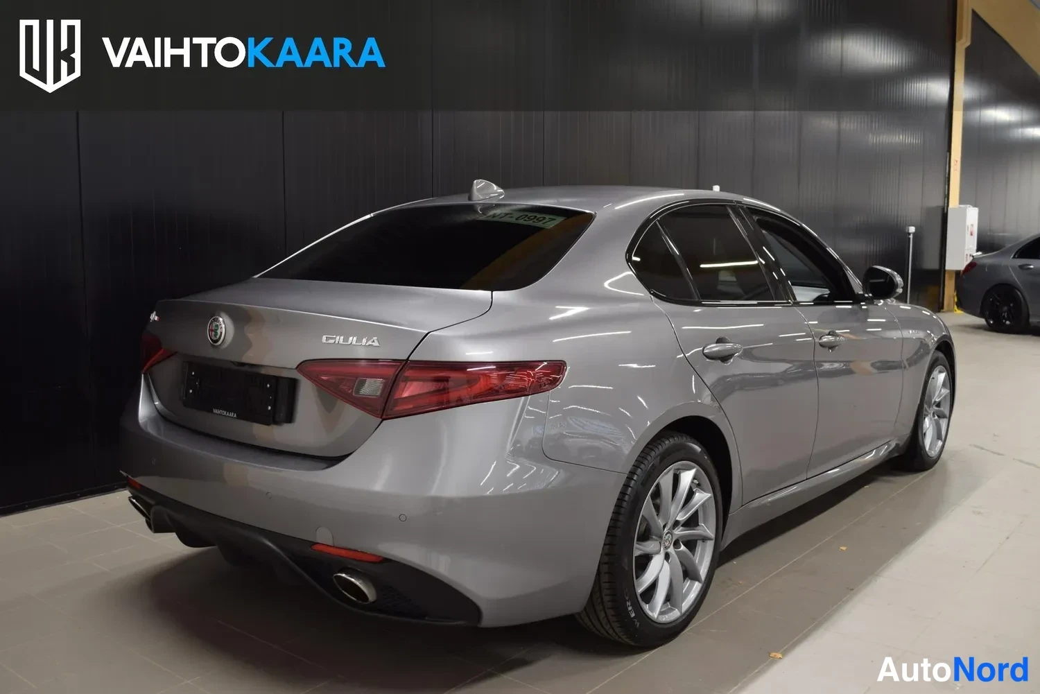 Harmaa Alfa Romeo Giulia 2020, ulkokuva 4 – Raisio