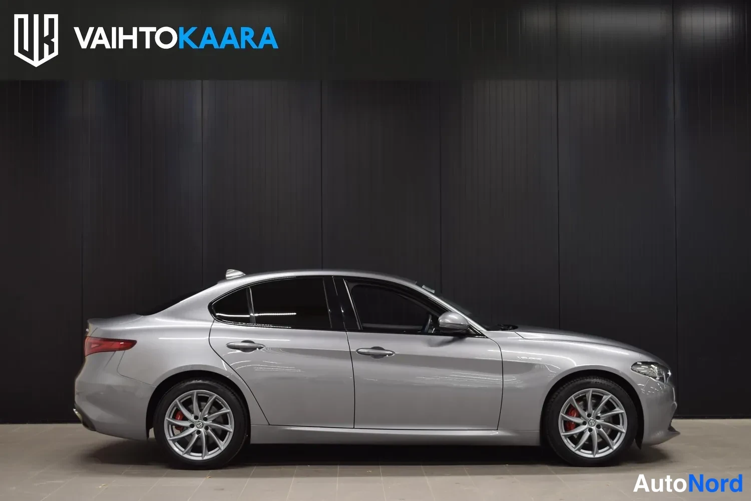 Harmaa Alfa Romeo Giulia 2020, ulkokuva 5 – Raisio
