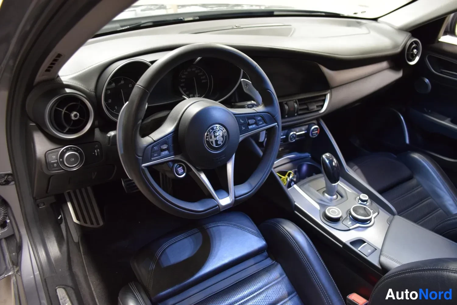 Harmaa Alfa Romeo Giulia 2020, ulkokuva 8 – Raisio