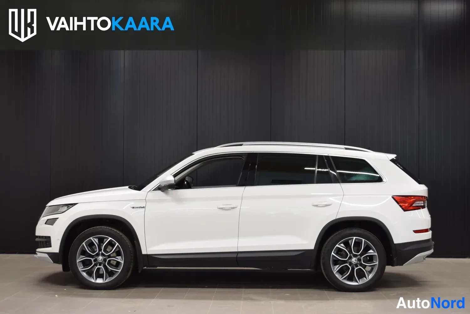 Valkoinen Skoda Kodiaq 2018, ulkokuva 2 – Raisio
