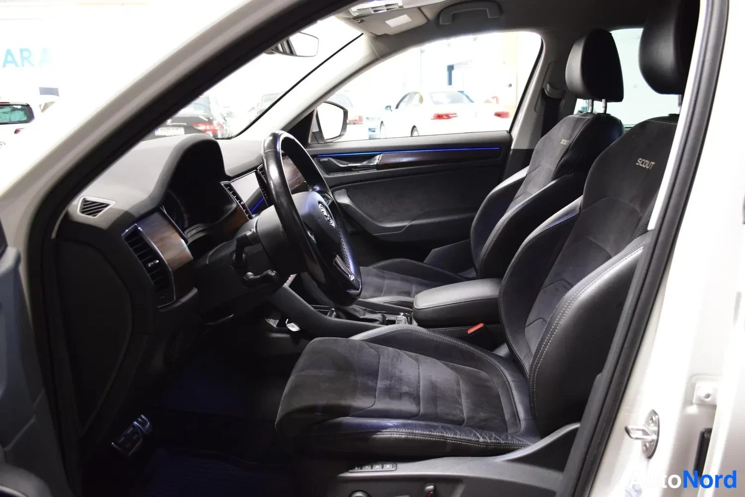 Valkoinen Skoda Kodiaq 2018, ulkokuva 7 – Raisio