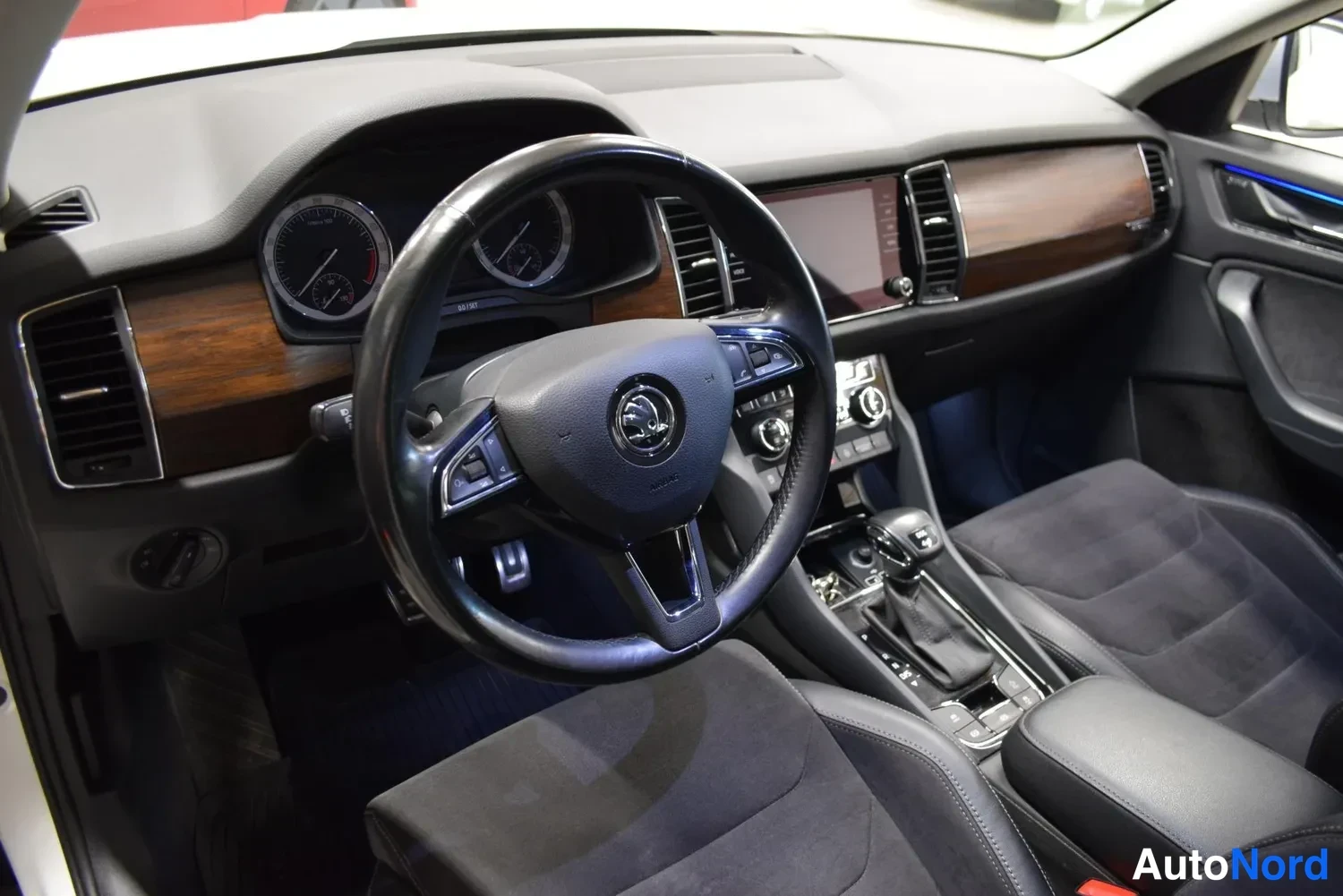 Valkoinen Skoda Kodiaq 2018, ulkokuva 8 – Raisio