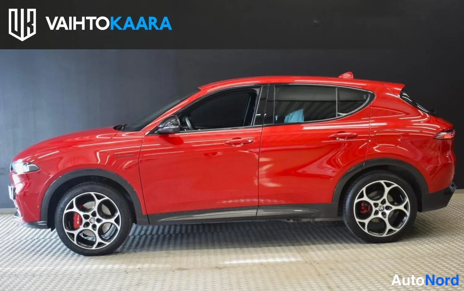 Punainen Alfa Romeo Tonale 2023, ulkokuva 2 – Raisio