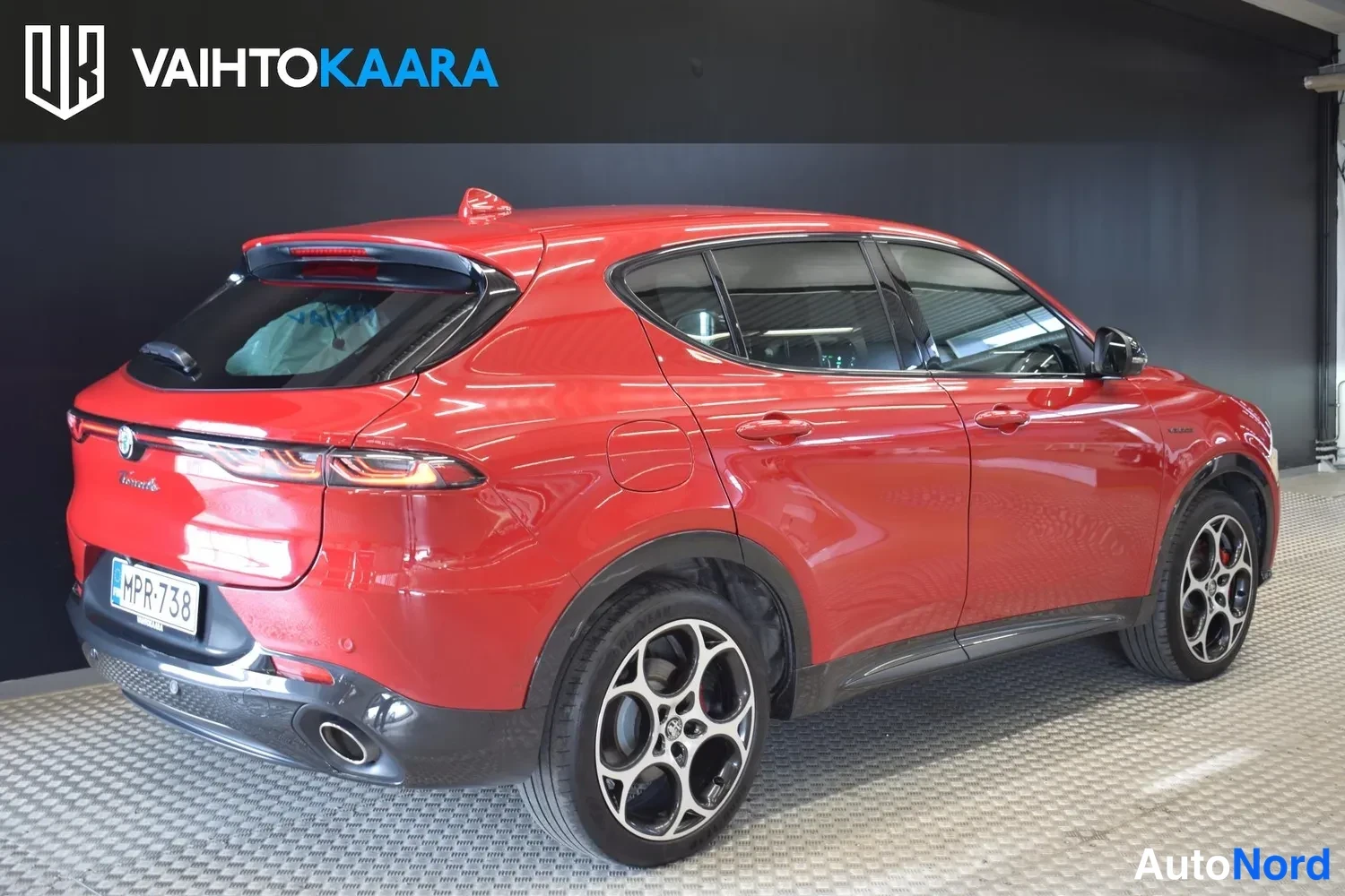 Punainen Alfa Romeo Tonale 2023, ulkokuva 4 – Raisio