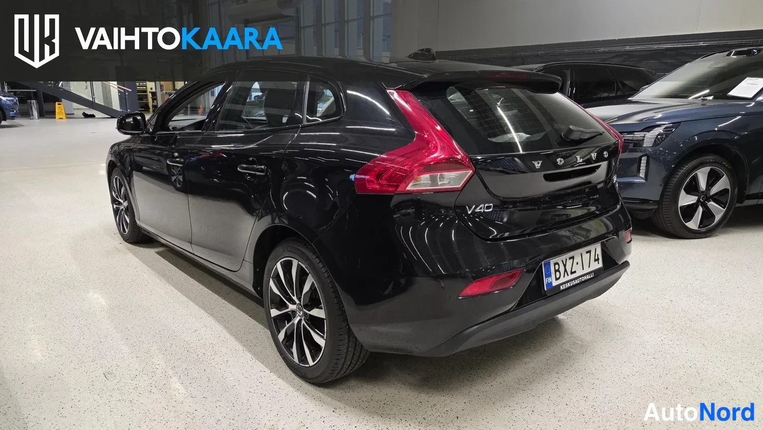 Musta Volvo V40 2020, ulkokuva 2 – Raisio