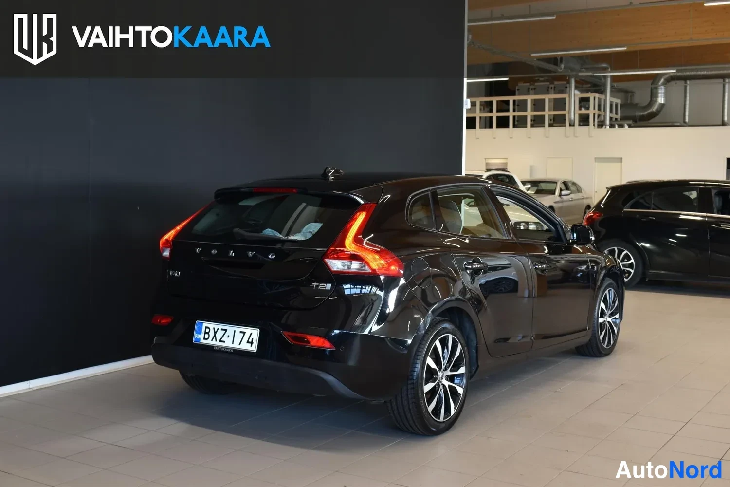 Musta Volvo V40 2020, kuva 13