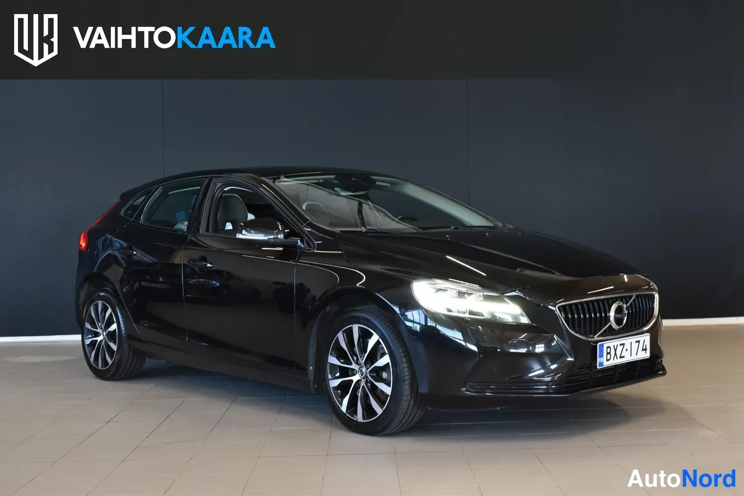 Musta Volvo V40 2020, kuva 14