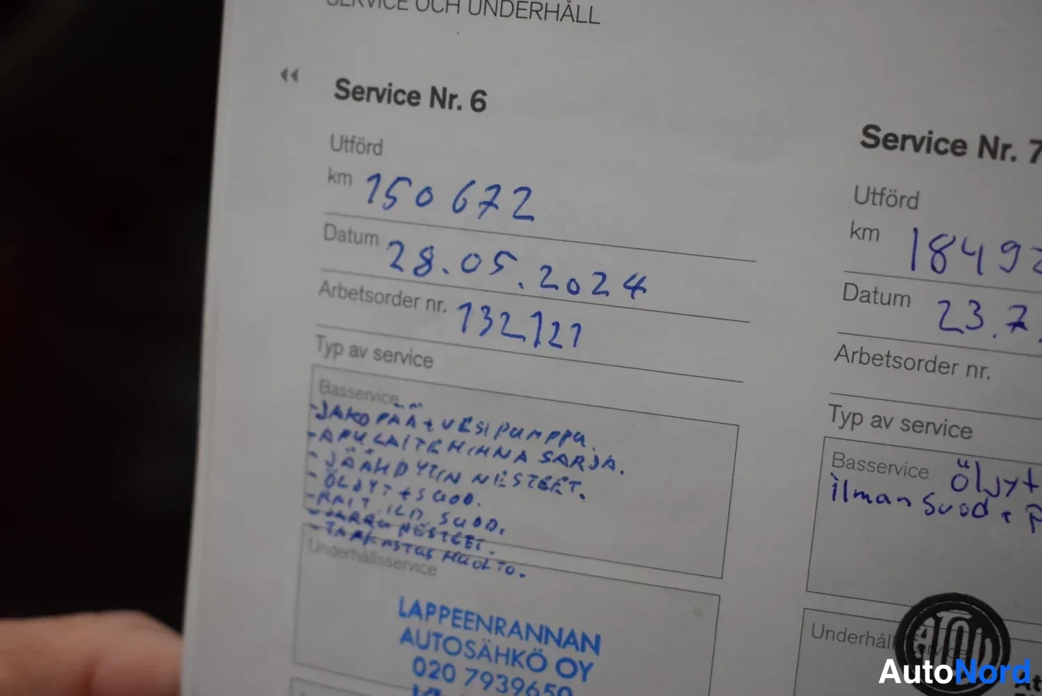 Asiakirja: Huoltokirjan sivu: Service Nr. 6, 150 672 km, 28.5.2024, käsin kirjoitettuja huoltotöitä ja korjaamotiedot.