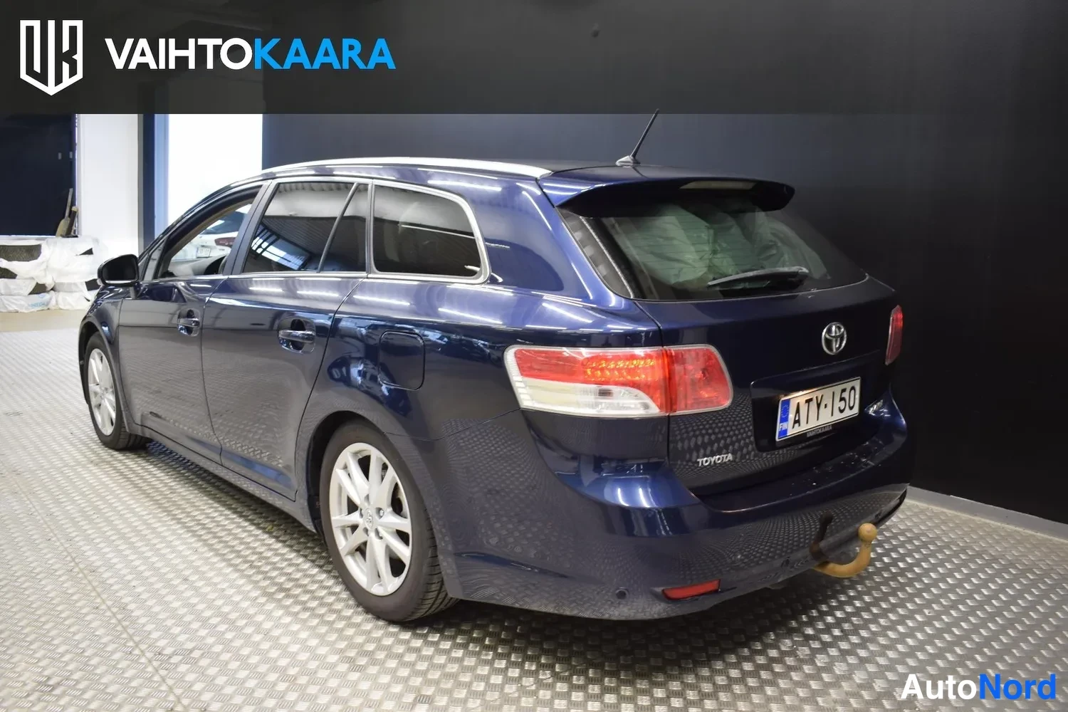 Sininen Toyota Avensis 2009, takaviisto, kuva 6