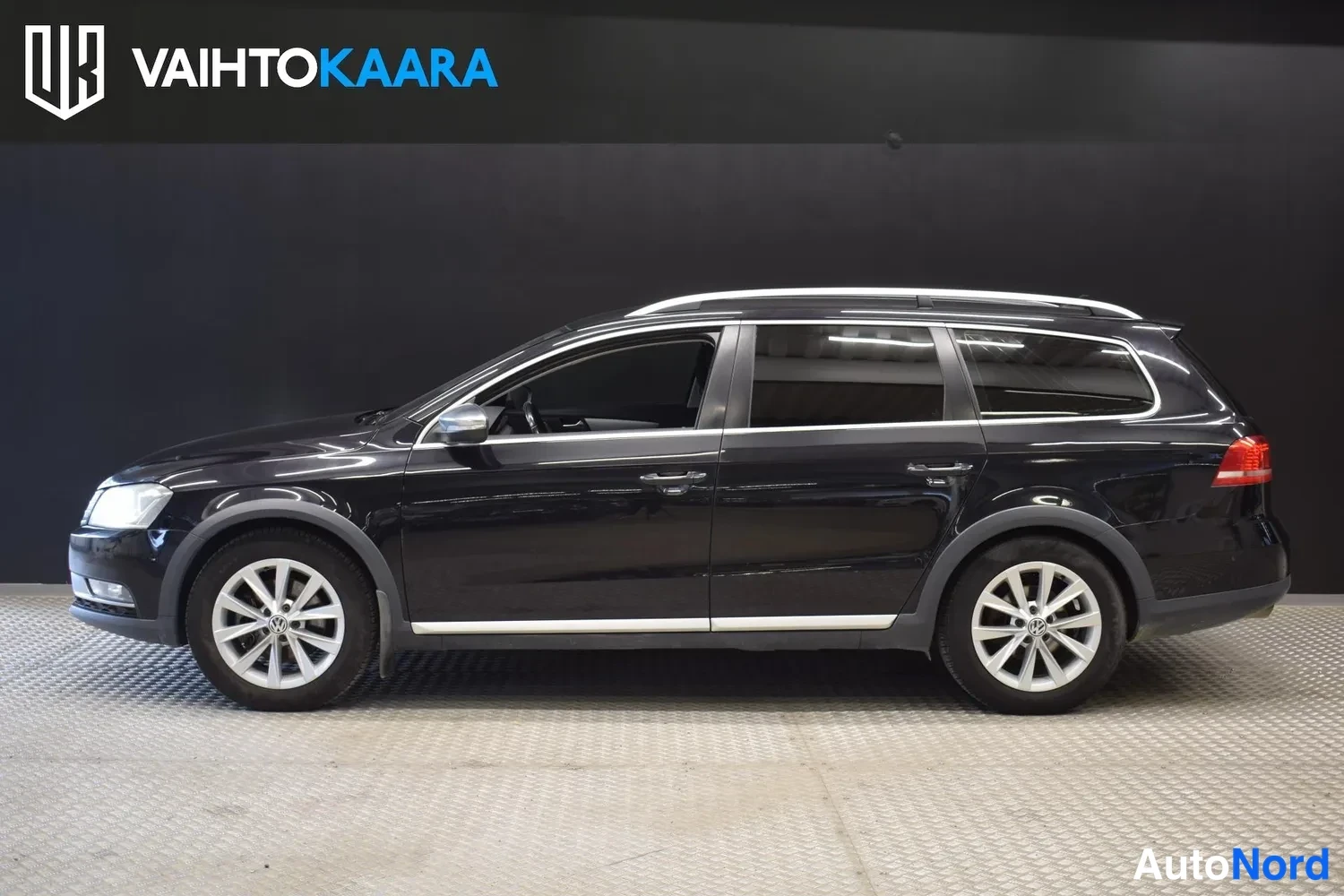 Musta Volkswagen Passat Variant 2013, ulkokuva 2 – Raisio