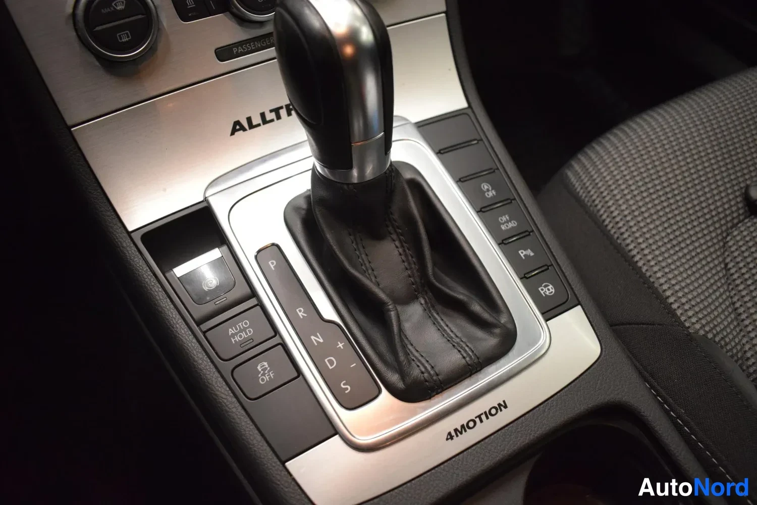 Musta Volkswagen Passat Variant 2013, ulkokuva 19 – Raisio