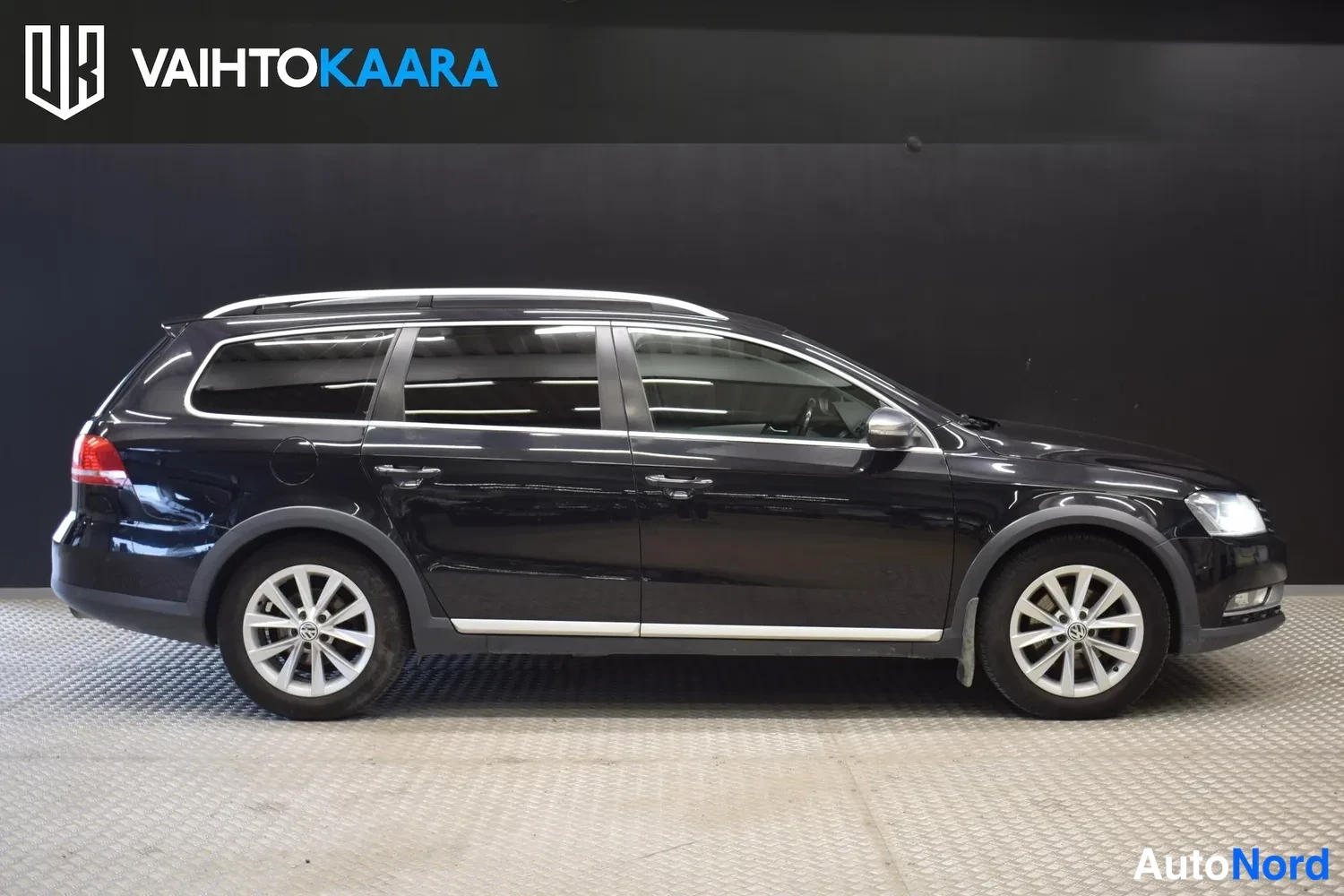 Musta Volkswagen Passat Variant 2013, ulkokuva 5 – Raisio