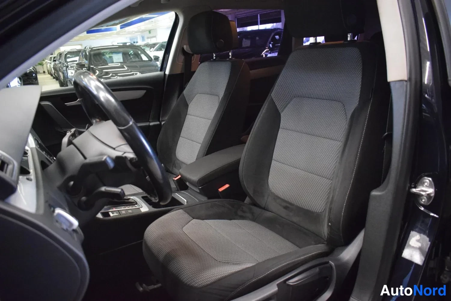 Musta Volkswagen Passat Variant 2013, ulkokuva 8 – Raisio