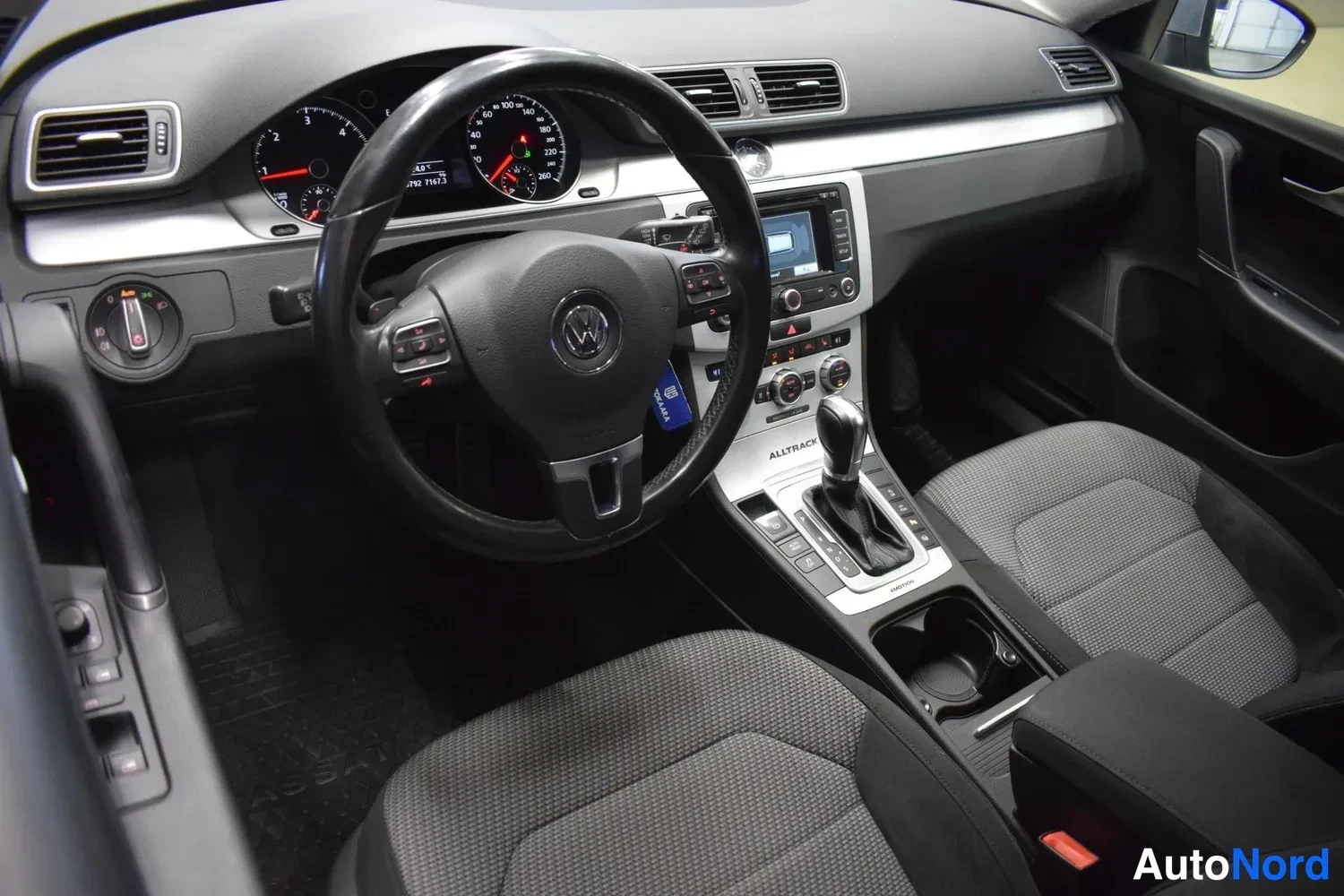 Musta Volkswagen Passat Variant 2013, ulkokuva 9 – Raisio