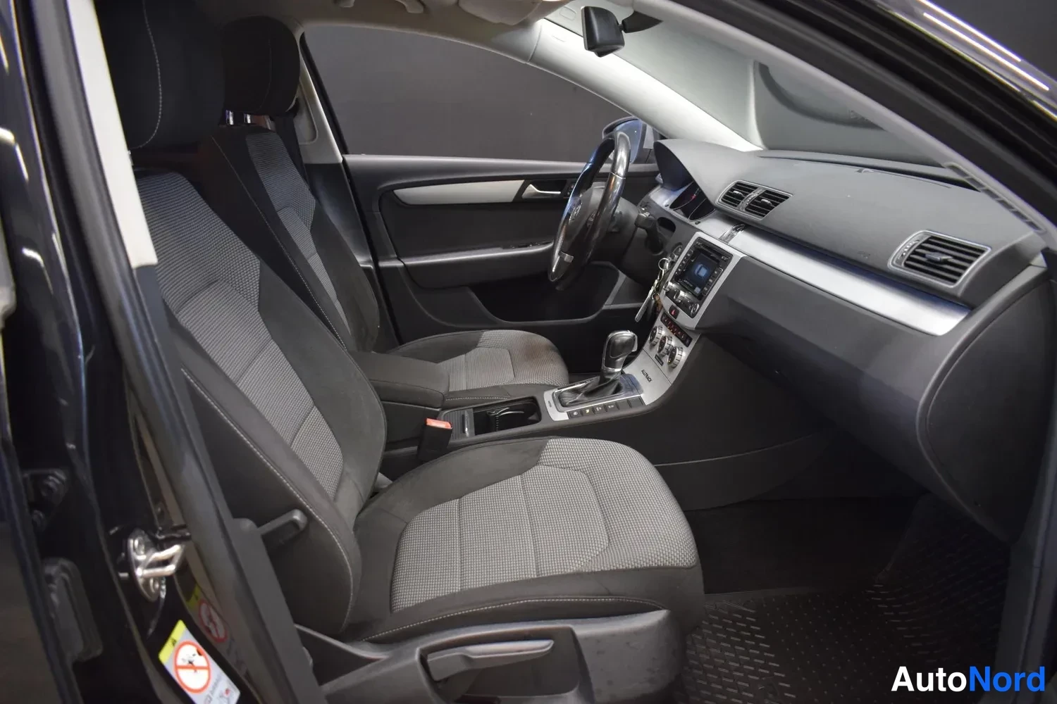 Musta Volkswagen Passat Variant 2013, ulkokuva 10 – Raisio