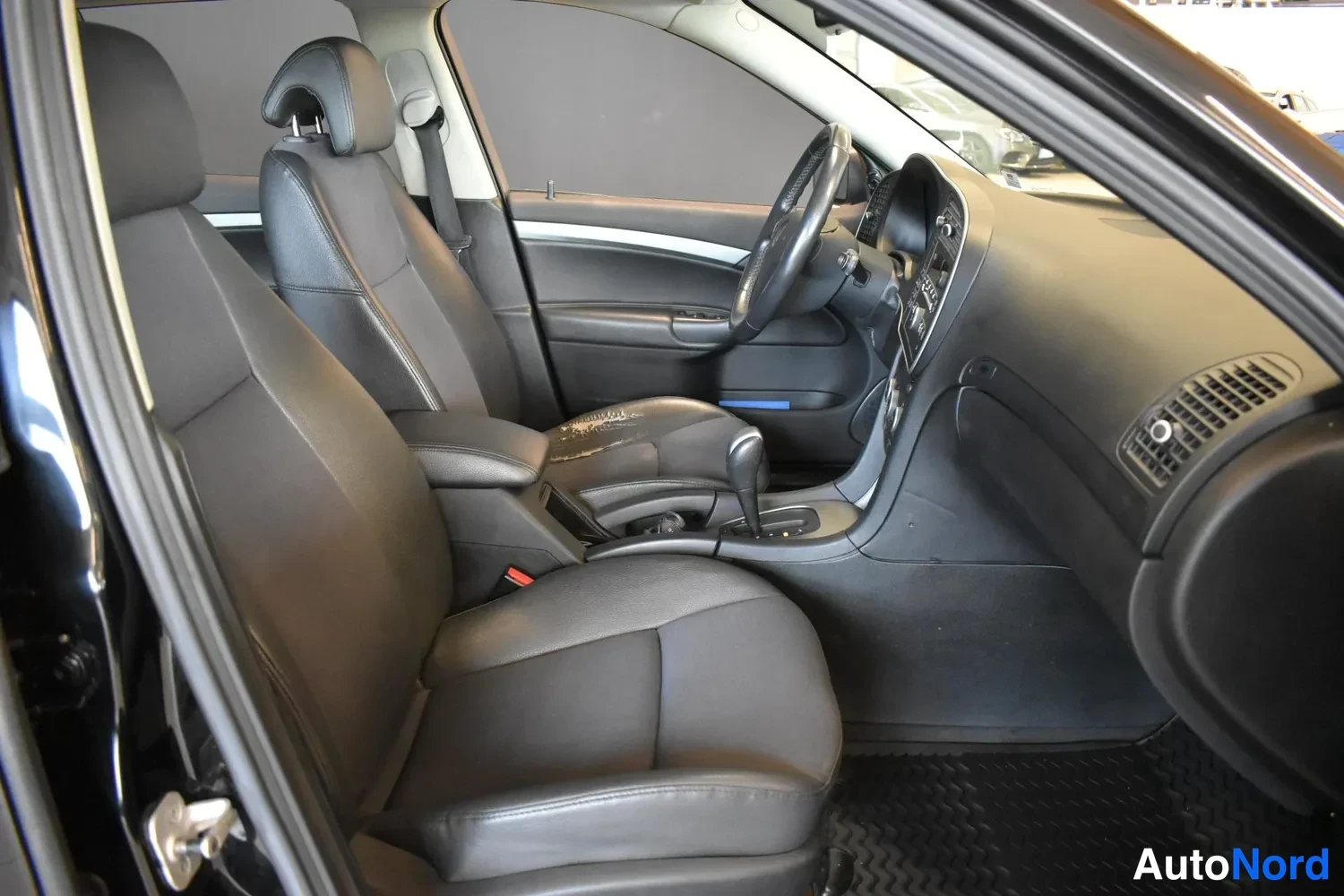 Musta Saab 9-3 2008, ulkokuva 10 – Raisio