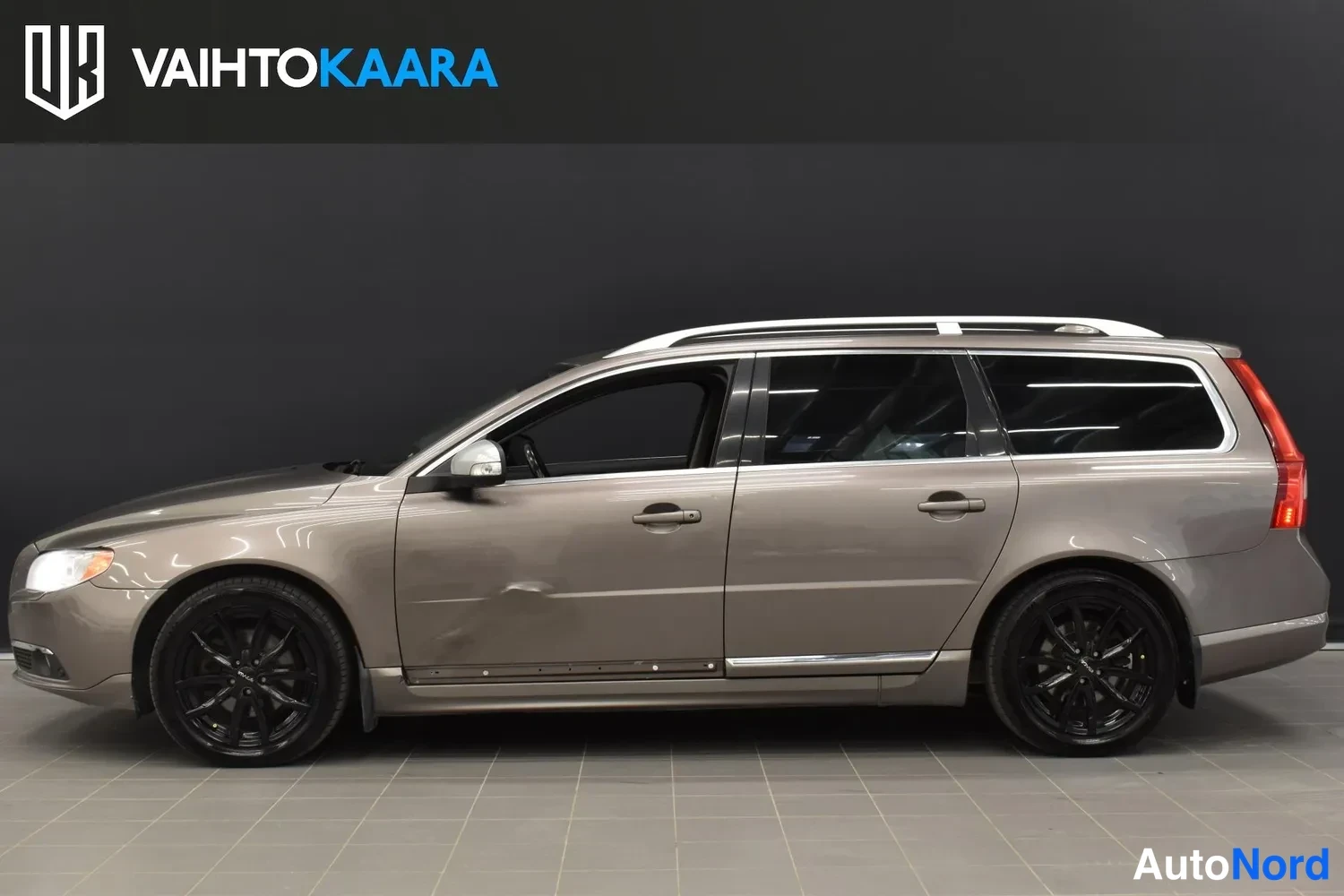 Harmaa Volvo V70 2010, ulkokuva 2 – Raisio
