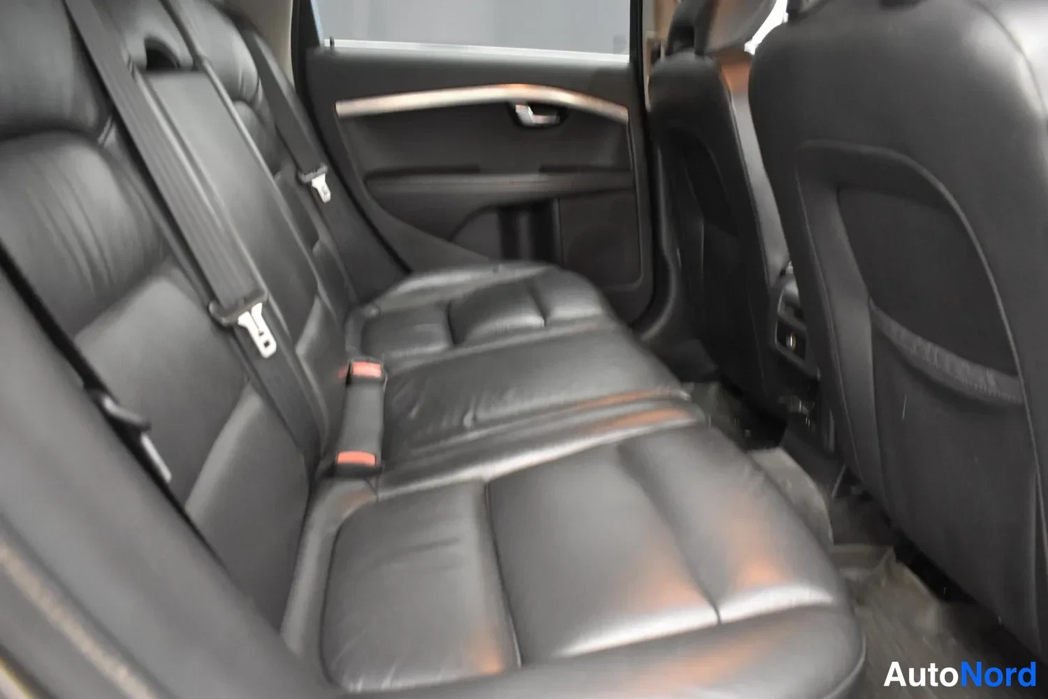 Harmaa Volvo V70 2010, ulkokuva 11 – Raisio