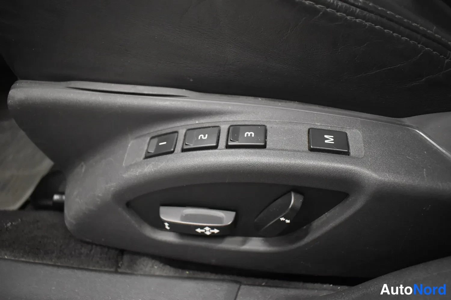 Harmaa Volvo V70 2010, ulkokuva 12 – Raisio