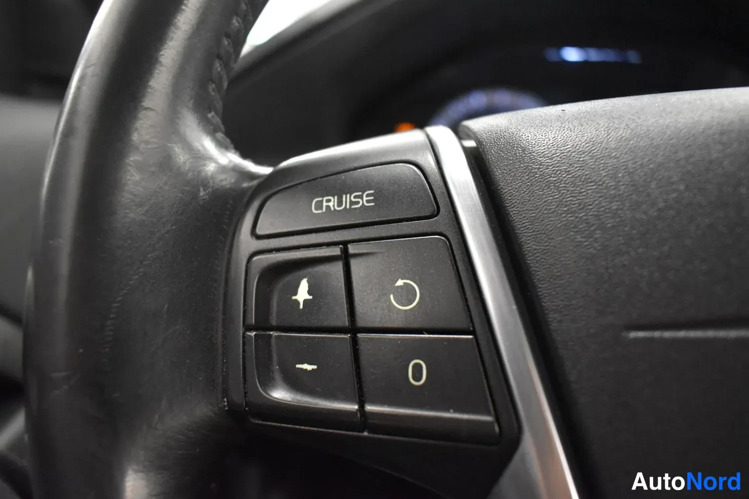 Harmaa Volvo V70 2010, ulkokuva 13 – Raisio