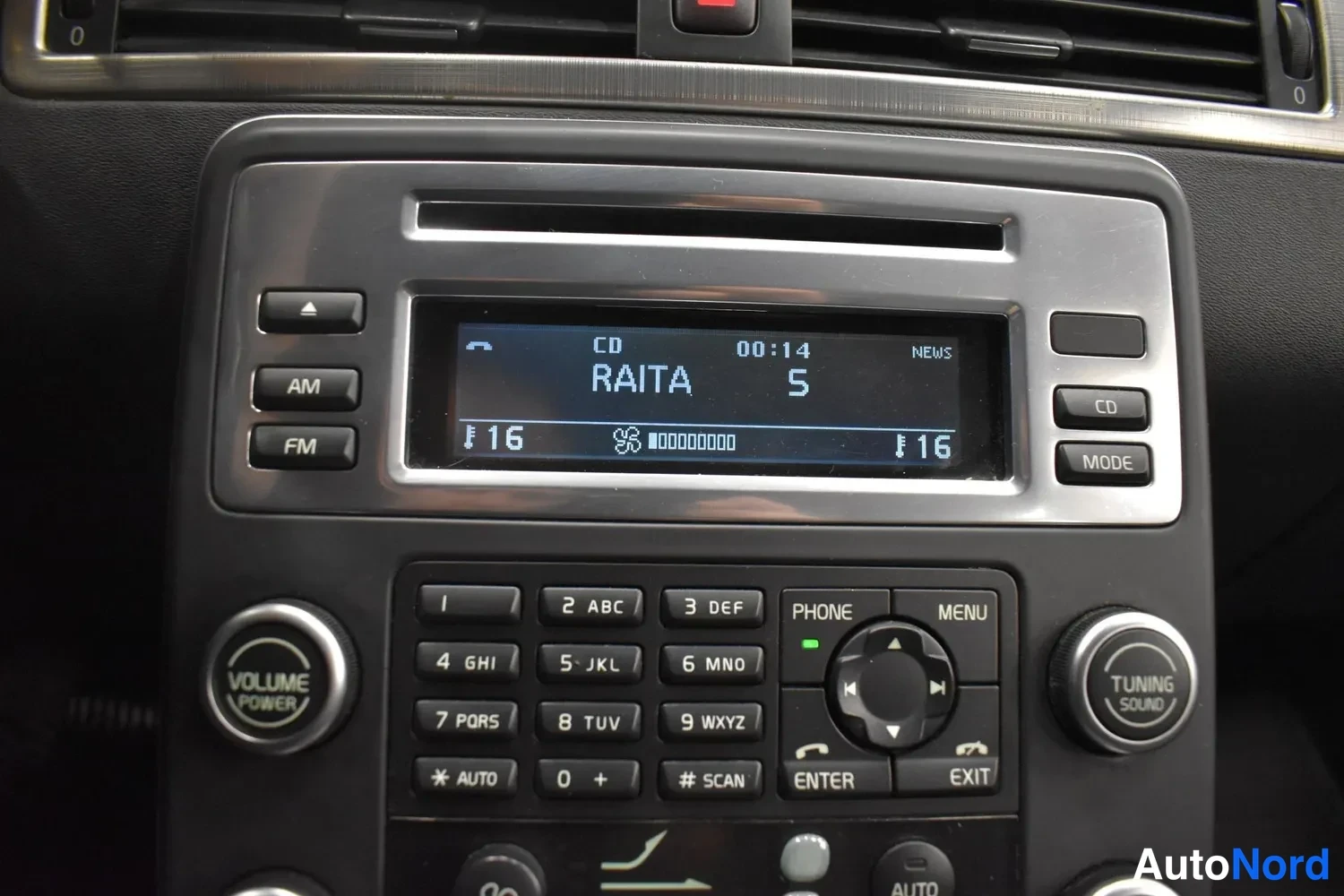 Harmaa Volvo V70 2010, ulkokuva 15 – Raisio