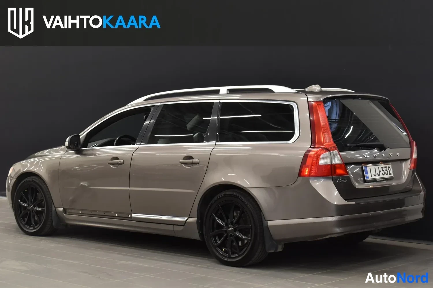 Harmaa Volvo V70 2010, ulkokuva 3 – Raisio