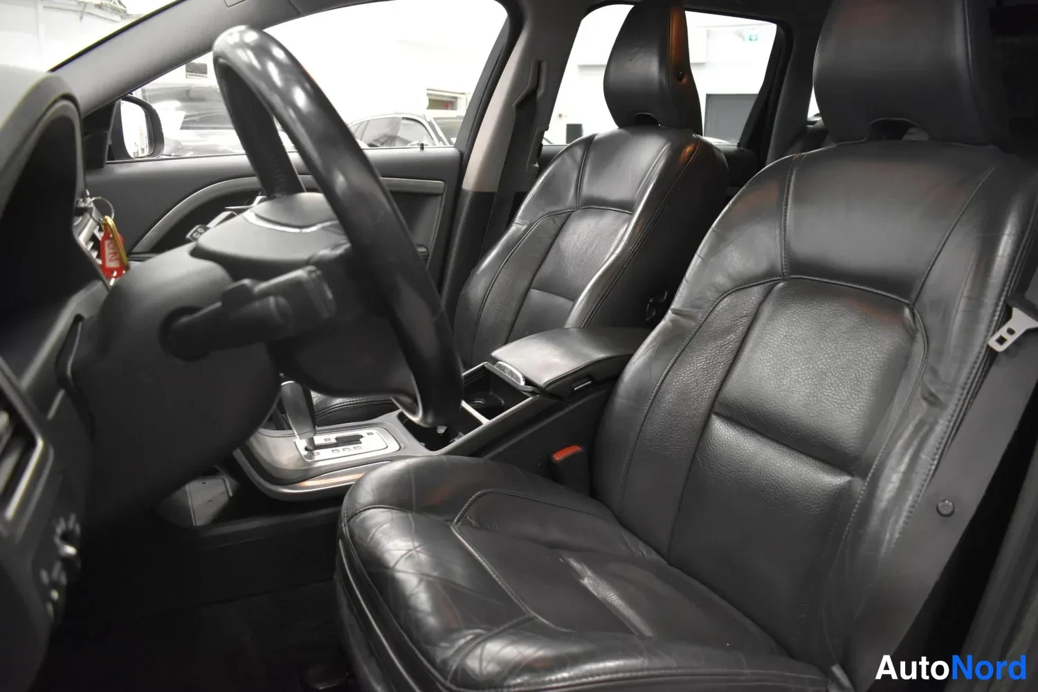 Harmaa Volvo V70 2010, ulkokuva 8 – Raisio