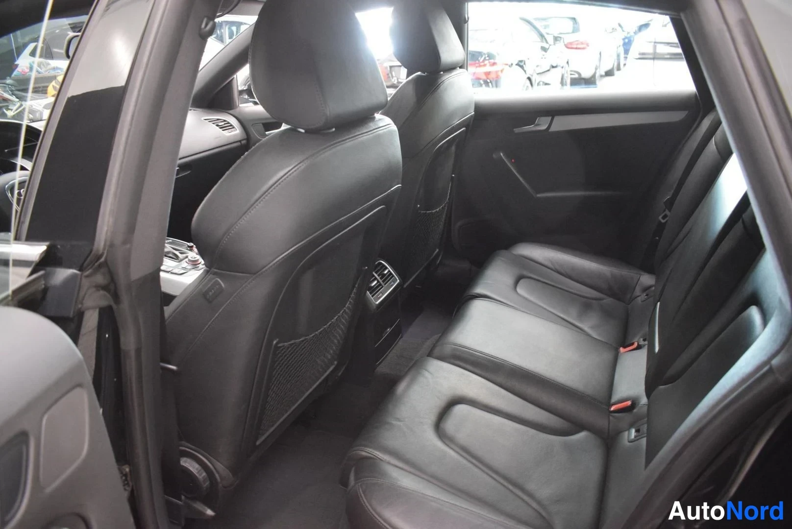 Musta Audi A5 Sportback 2010, takaistuimet, kuva 20