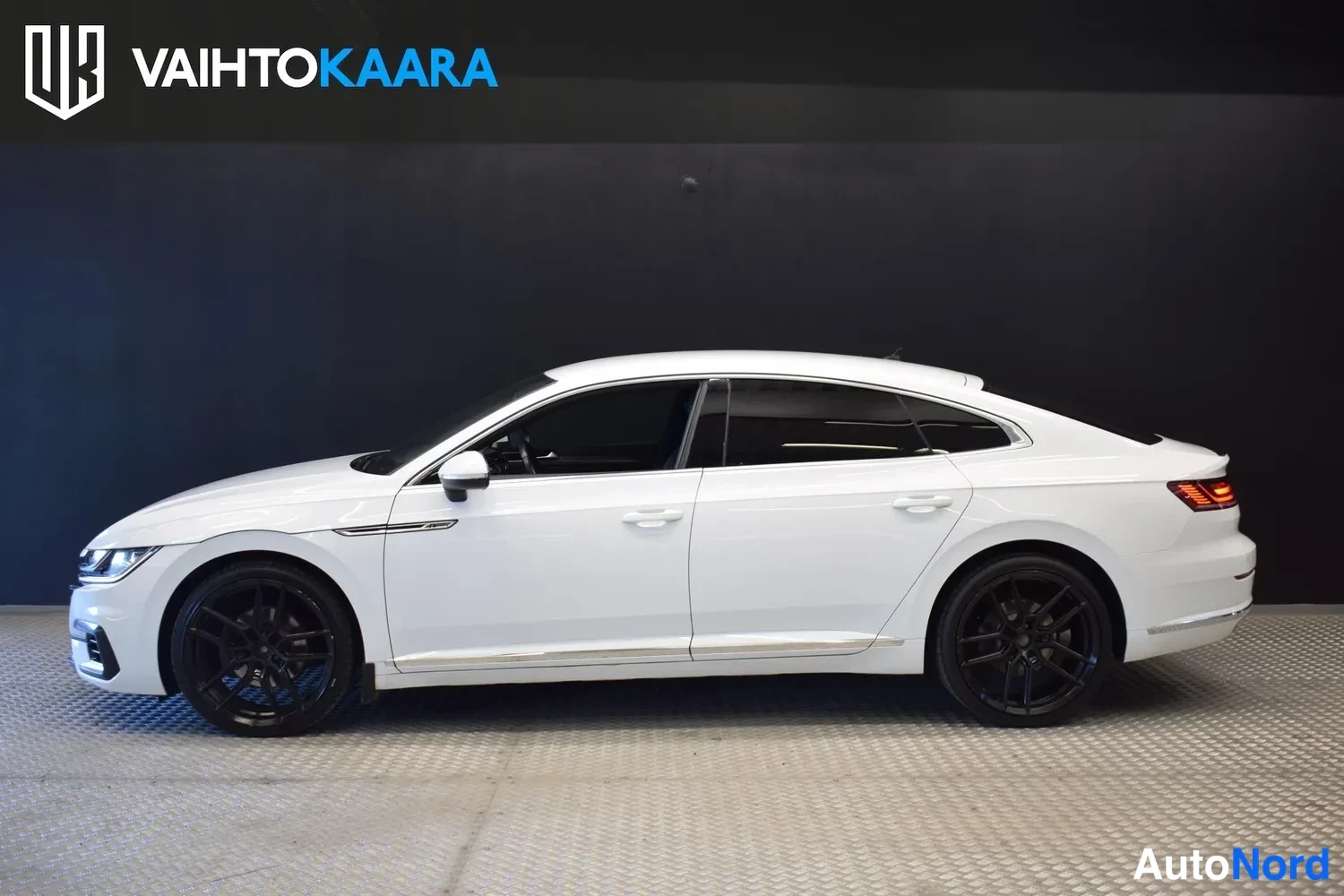 Valkoinen Volkswagen Arteon 2018, ulkokuva 2 – Raisio
