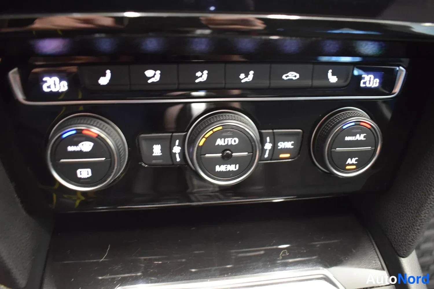 Valkoinen Volkswagen Arteon 2018, ulkokuva 12 – Raisio