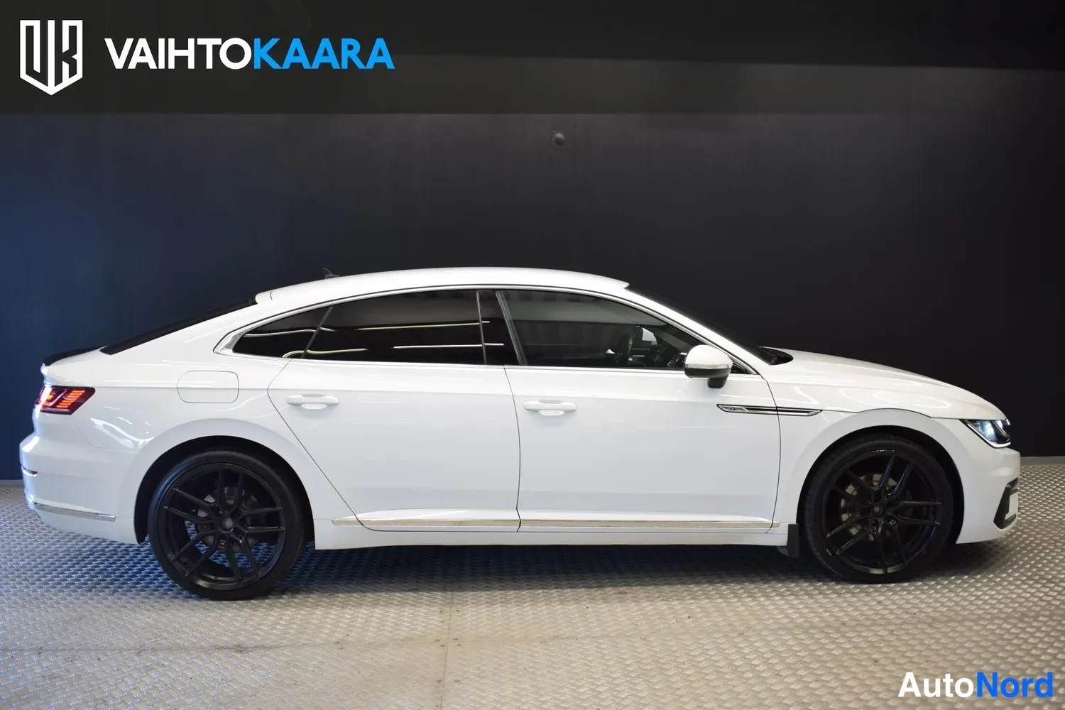 Valkoinen Volkswagen Arteon 2018, ulkokuva 5 – Raisio