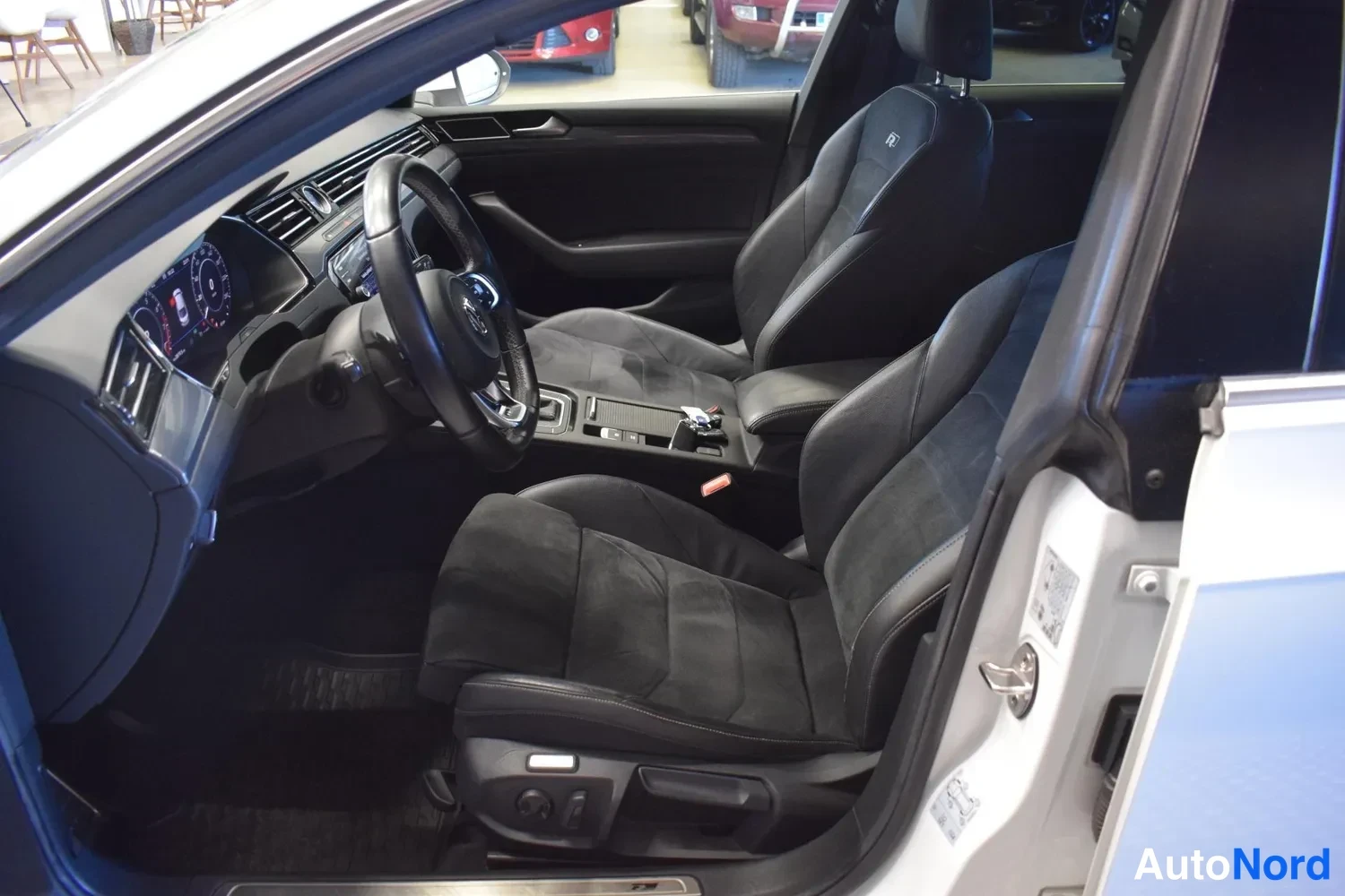 Valkoinen Volkswagen Arteon 2018, ulkokuva 7 – Raisio