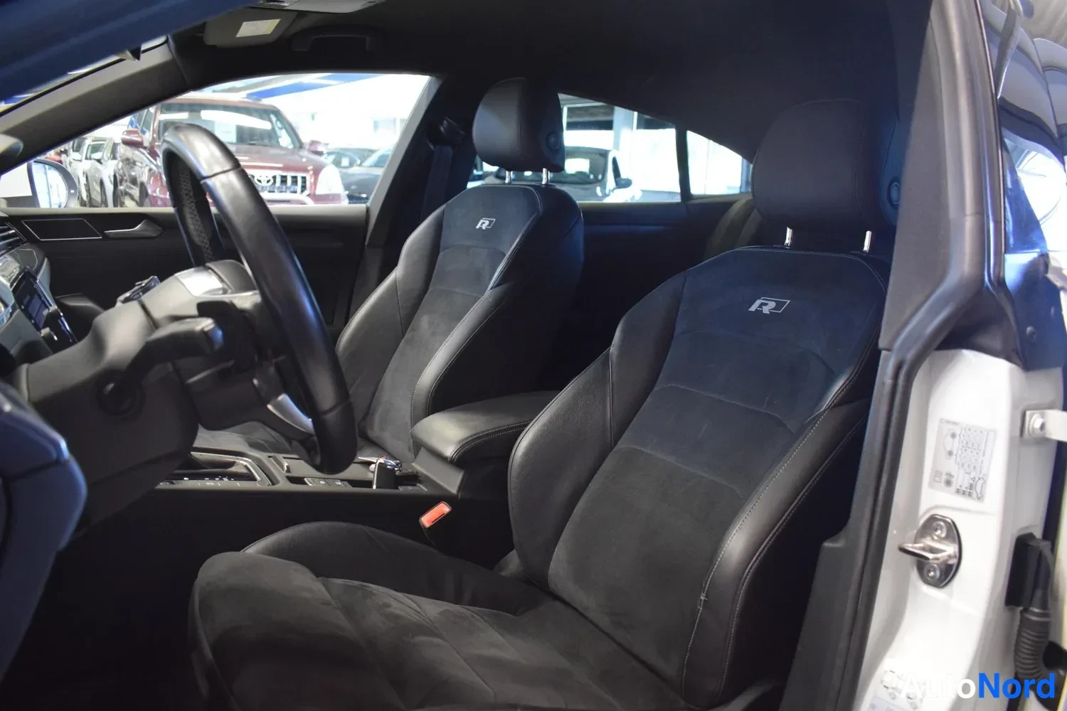 Valkoinen Volkswagen Arteon 2018, ulkokuva 9 – Raisio