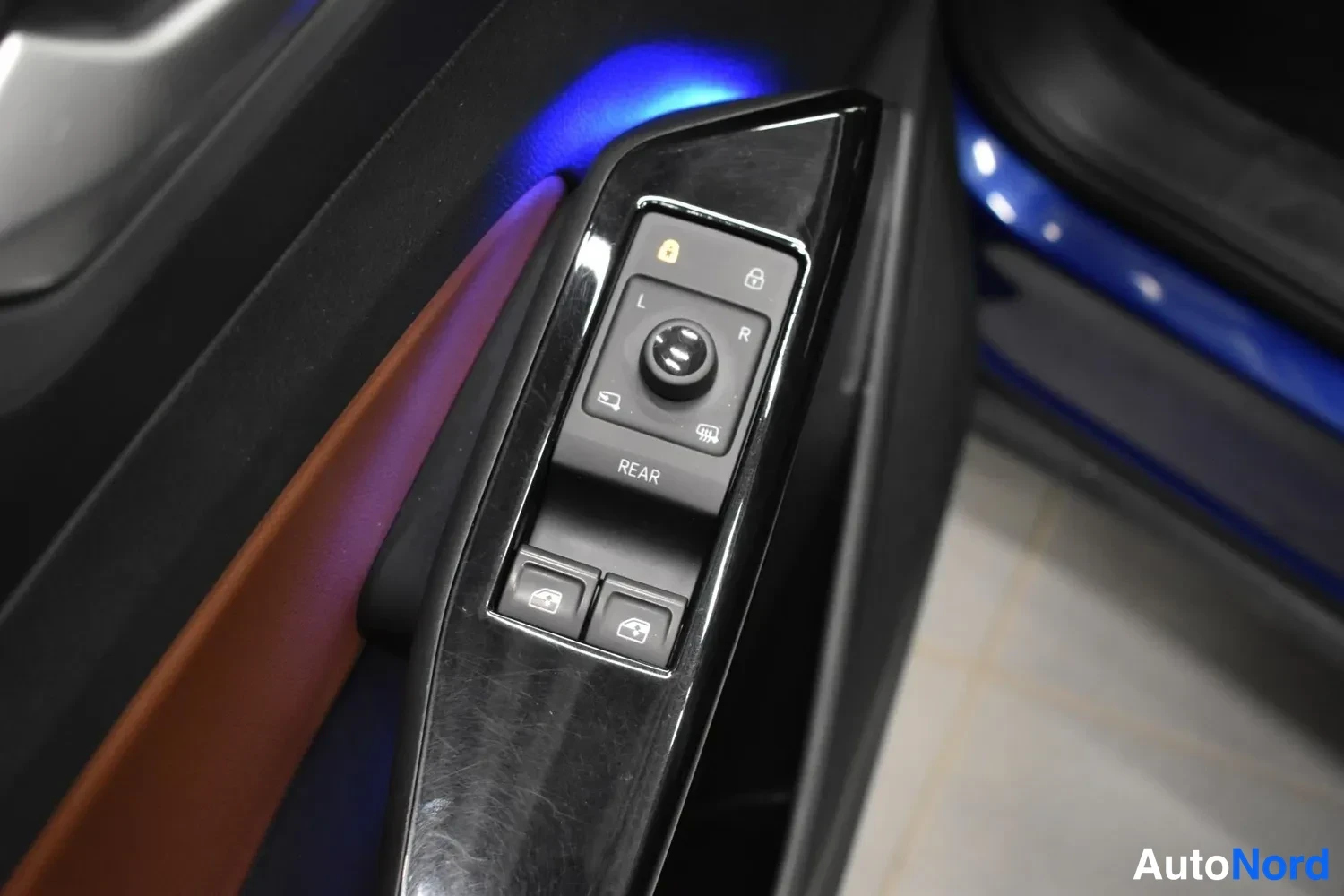 Sininen Volkswagen ID.4 2021, ulkokuva 13 – Raisio