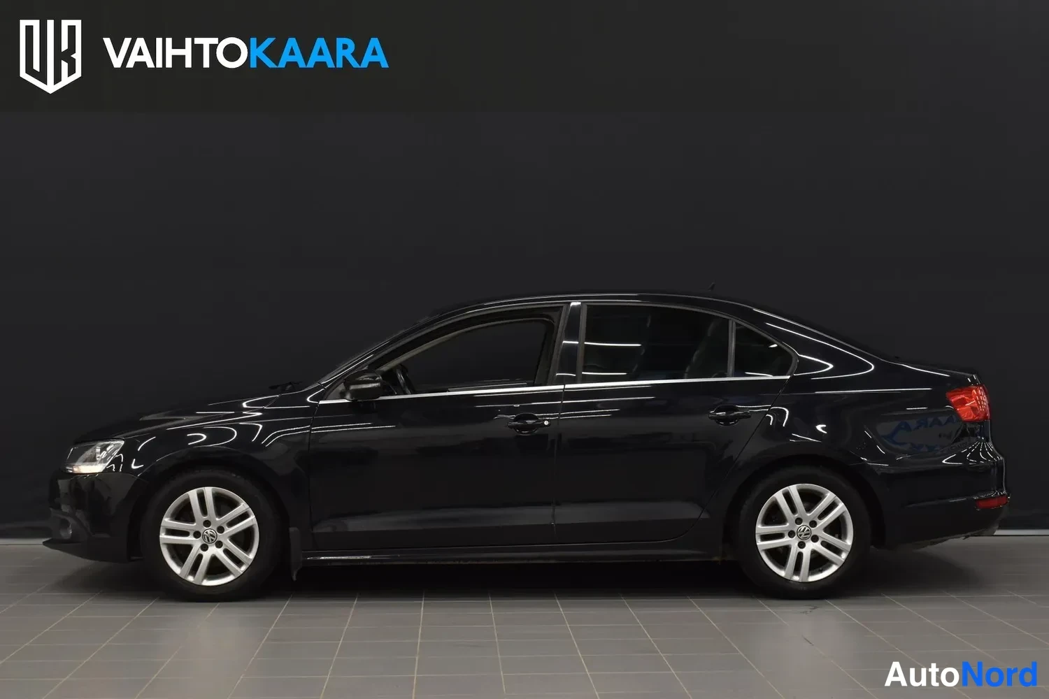 Musta Volkswagen Jetta 2012, ulkokuva 2 – Raisio