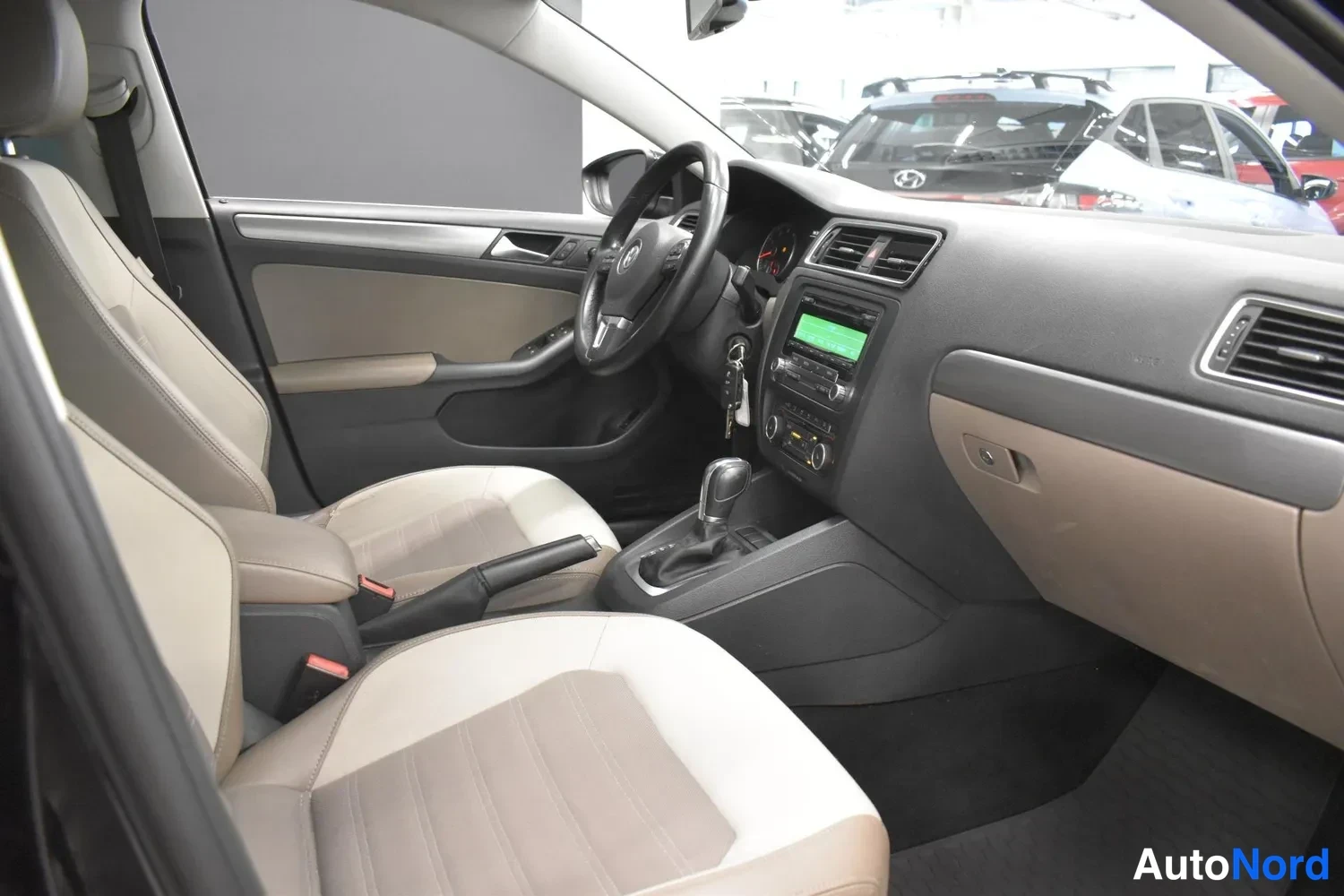 Musta Volkswagen Jetta 2012, ulkokuva 10 – Raisio