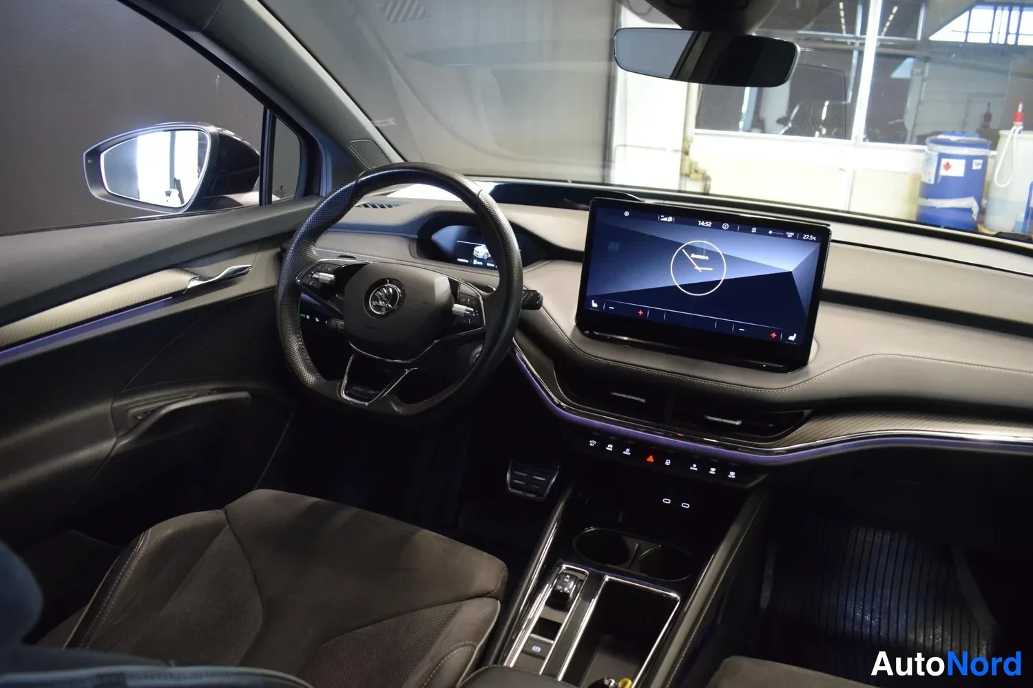 Musta Skoda Enyaq iV 2023, ulkokuva 11 – Raisio