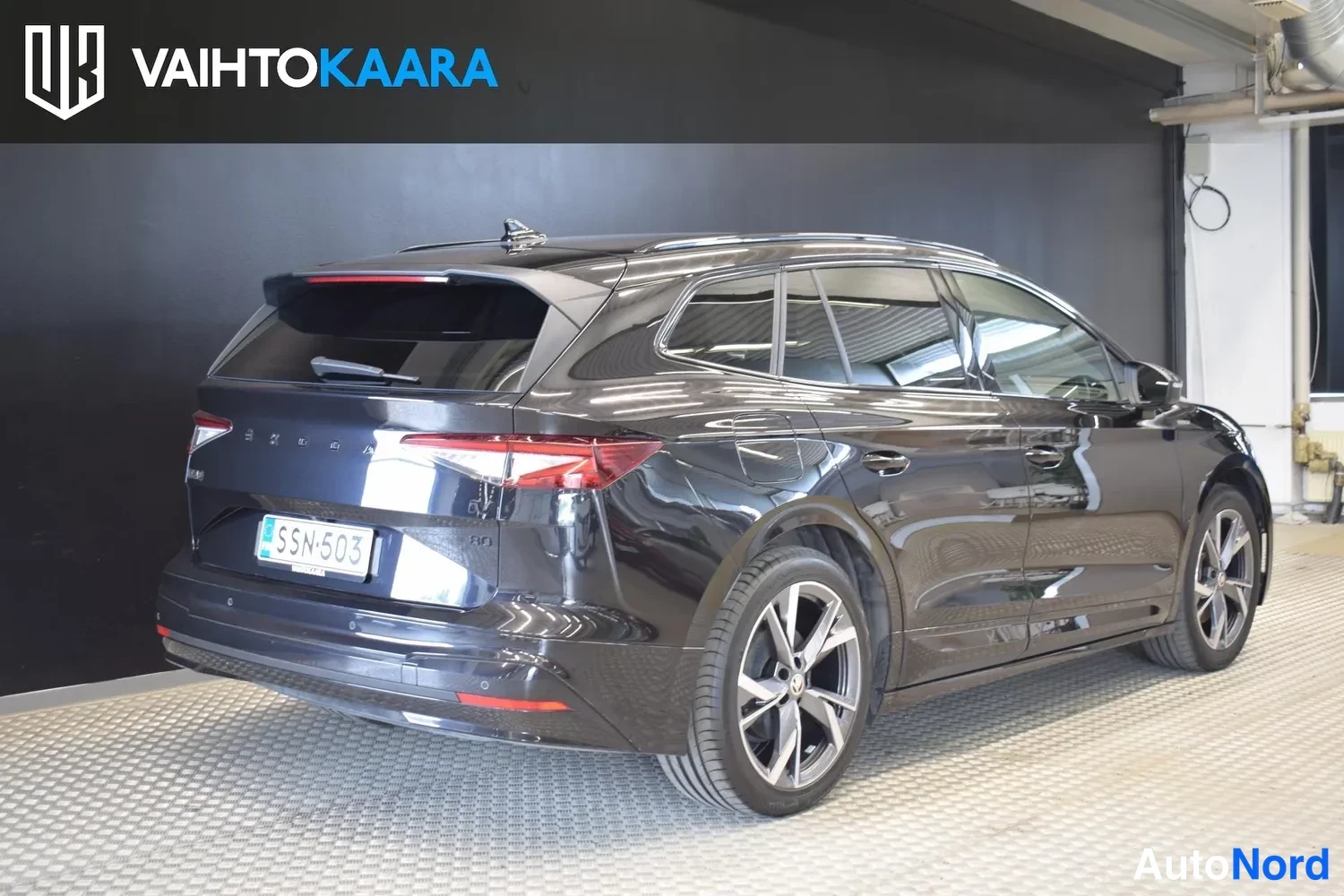 Musta Skoda Enyaq iV 2023, ulkokuva 4 – Raisio