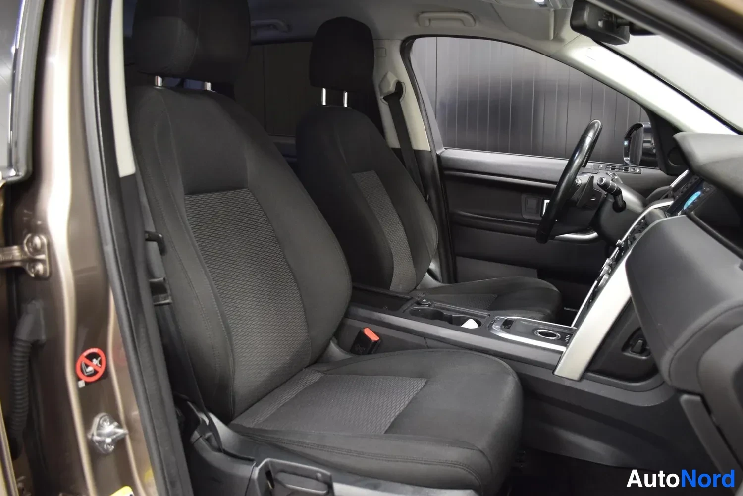 Harmaa Land Rover Discovery Sport 2015, ulkokuva 12 – Raisio
