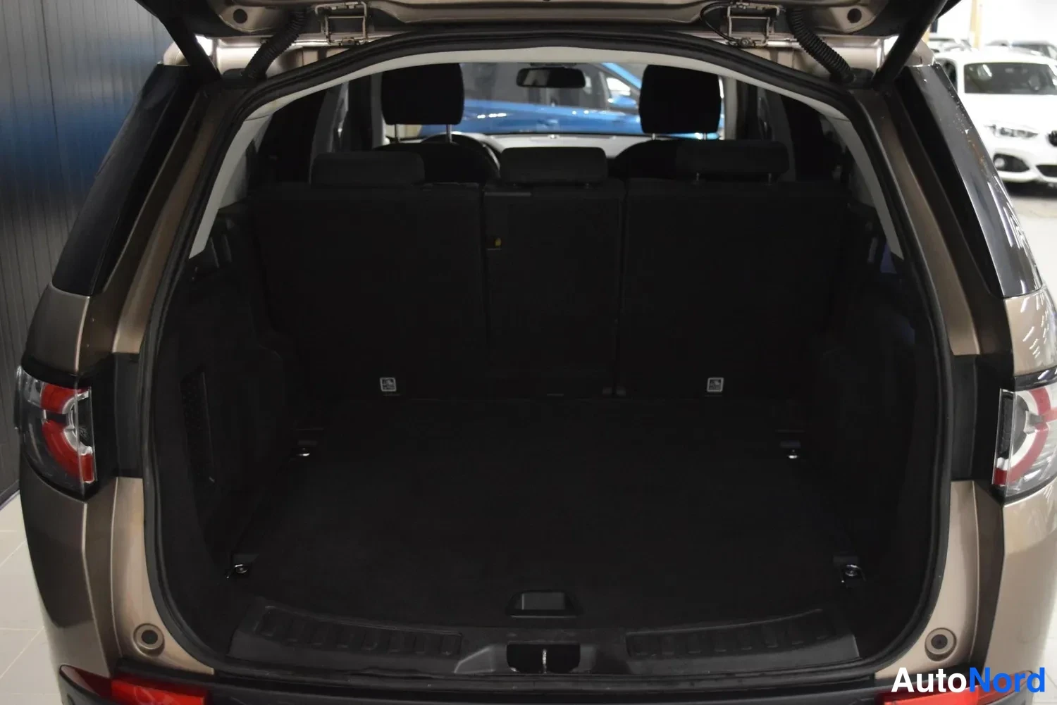 Harmaa Land Rover Discovery Sport 2015, ulkokuva 14 – Raisio