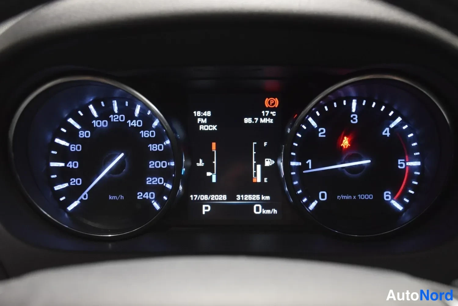 Harmaa Land Rover Discovery Sport 2015, ulkokuva 18 – Raisio