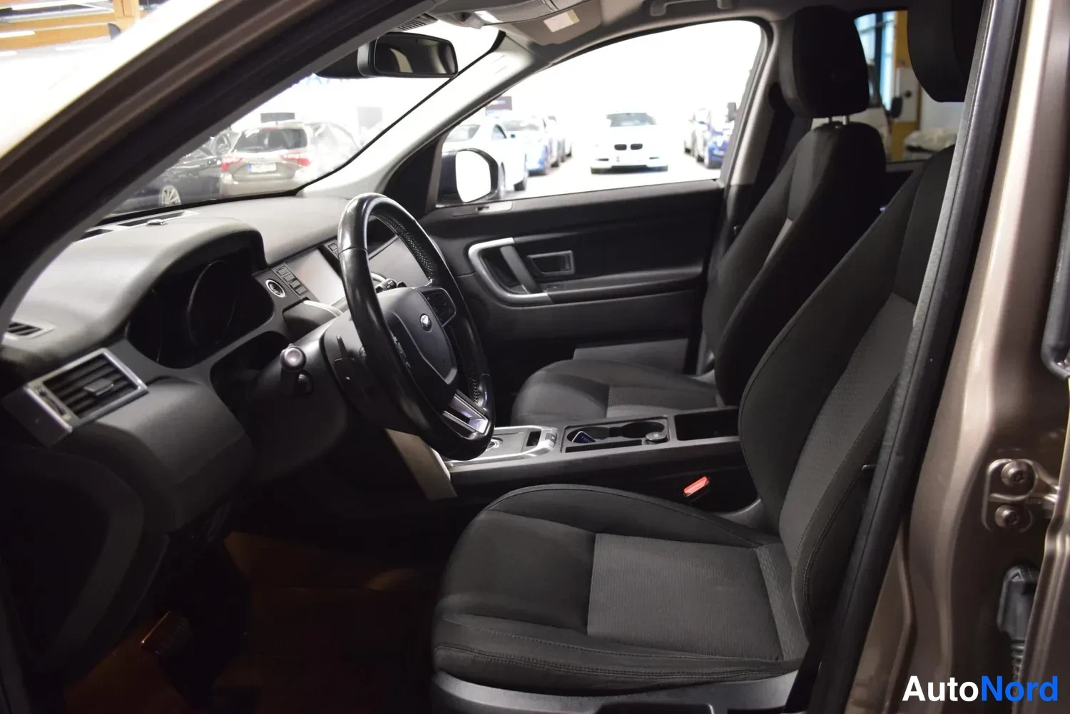 Harmaa Land Rover Discovery Sport 2015, ulkokuva 7 – Raisio